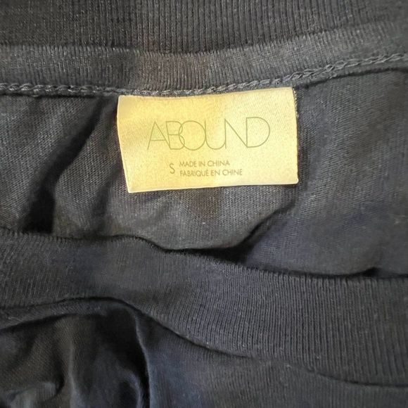 NWOT ABOUND Navy Blue Crew Neck Open Book Club Tee (S) - Picture 6 of 8